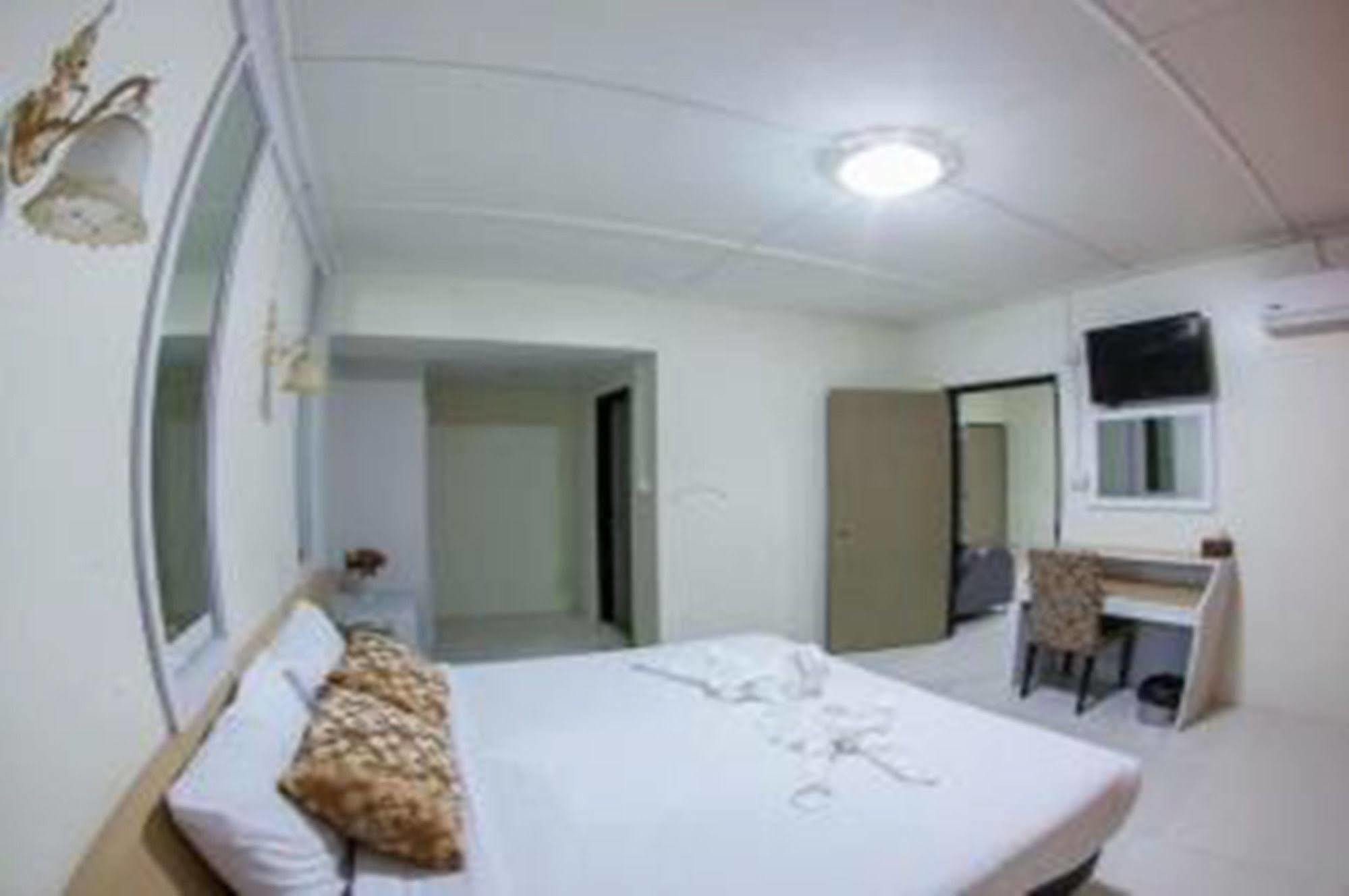 The Train Hotel Hatyai Hat Yai Buitenkant foto